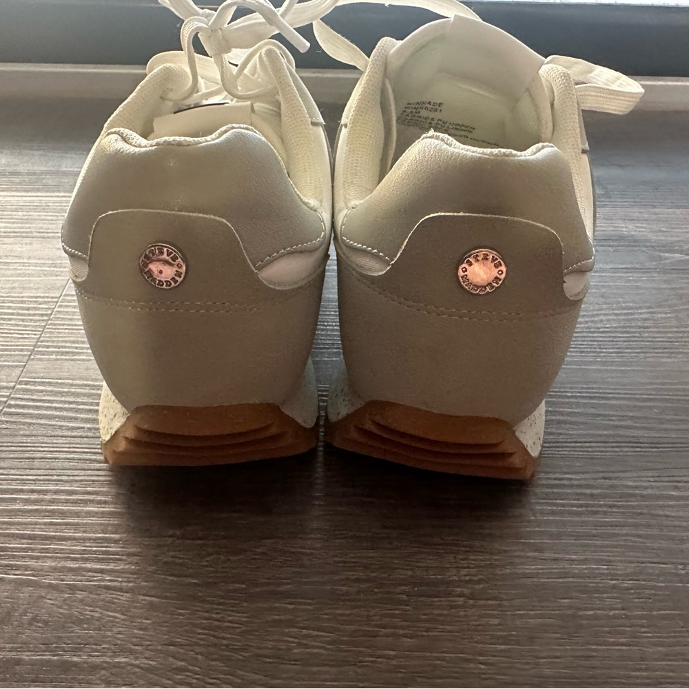 Steve Madden Kincade White and Gray Sneakers size 9.5 - Picture 4 of 10